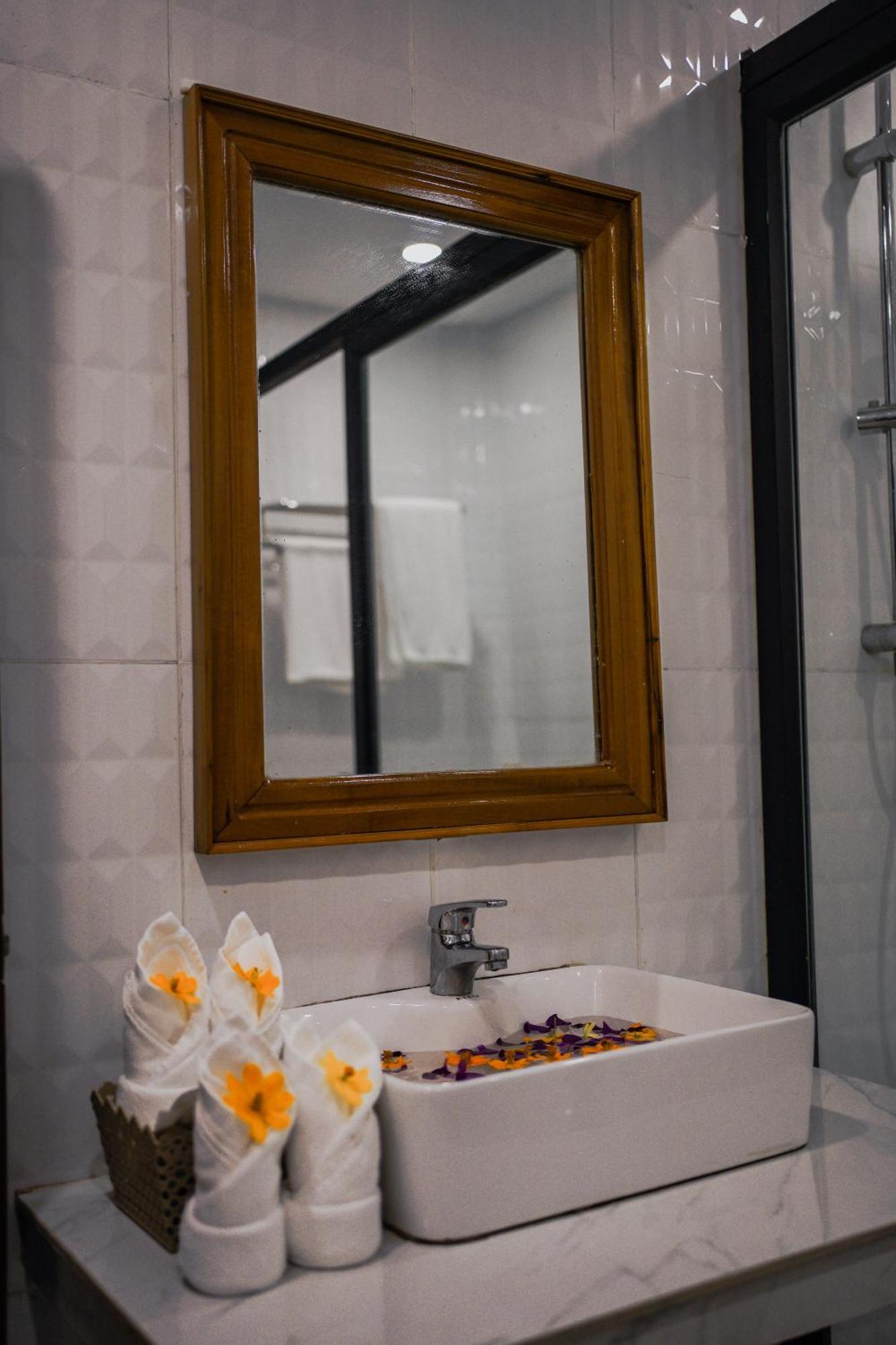 Montagne Regency Hotel Kampot Luaran gambar